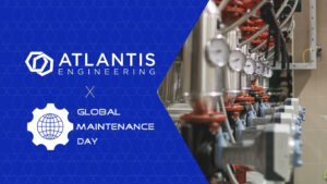 Λογότυπο της Atlantis Engineering δίπλα στο λογότυπο της Παγκόσμιας Ημέρας Συντήρησης, με φόντο βιομηχανικές εγκαταστάσεις.